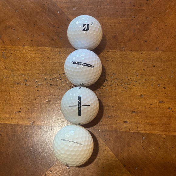 Golf ball assortment by the dozen - Picture 3 of 4
